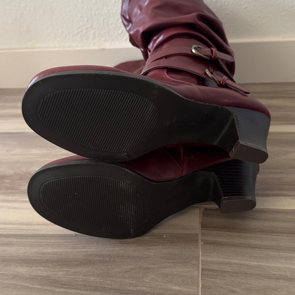 New Comfortview reddish burgundy Heeled Boots with Buckle Detail - Picture 6 of 8